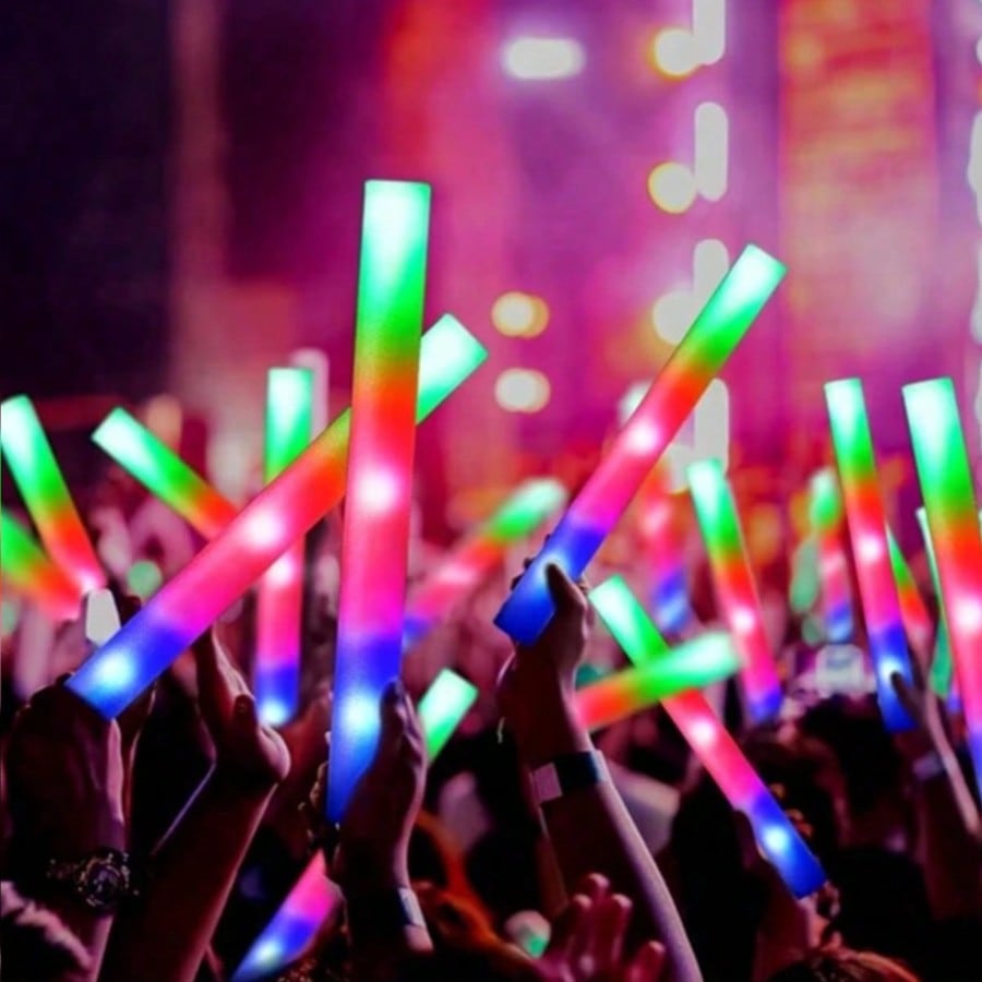 105 PCS Foam Glow Sticks Bulk  - огляд і ціна Flashing Led Foam Sticks Party